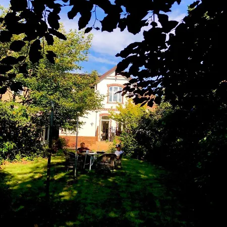 Charming Townhouse In The Heart Of