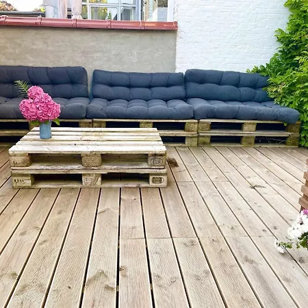 Charming Townhouse In The Heart Of