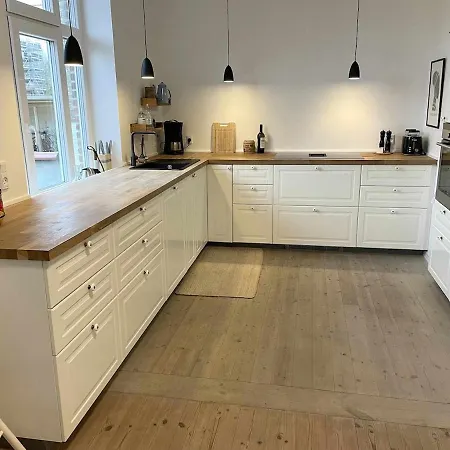 Charming Townhouse In The Heart Of